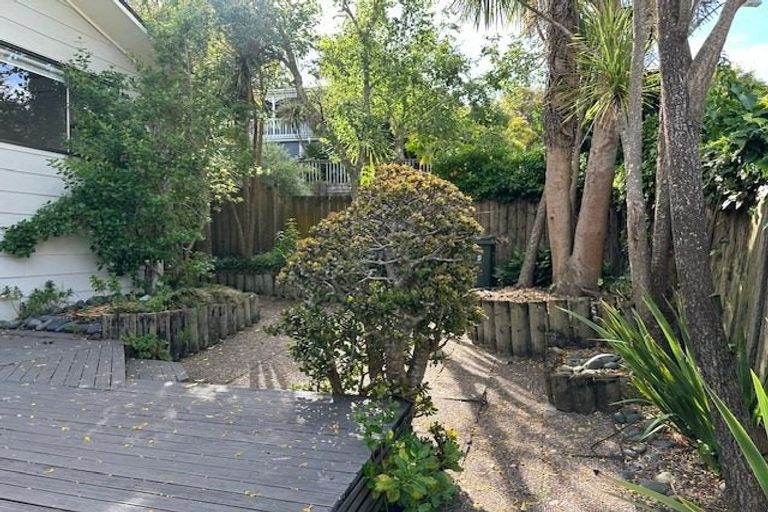 Photo of property in 1/10 Newstead Avenue, Browns Bay, Auckland, 0632