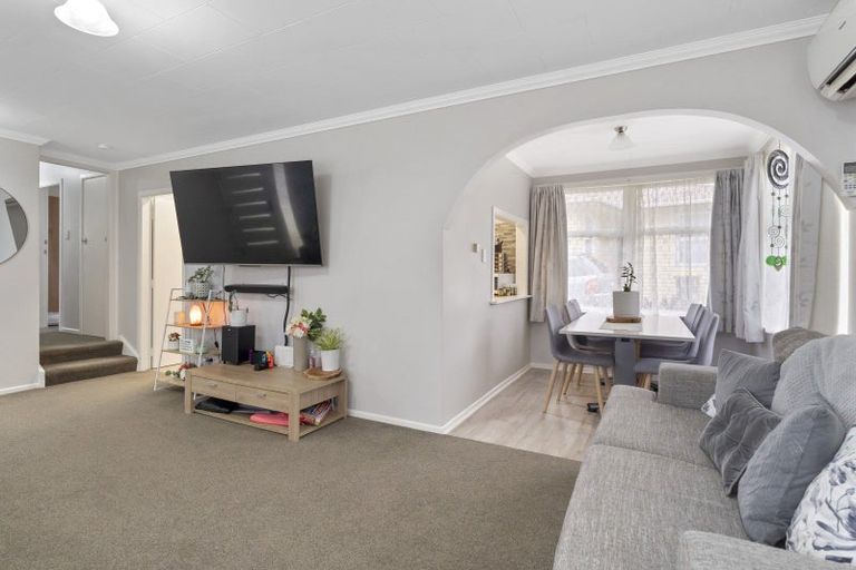 Photo of property in 134 Driver Crescent, Cannons Creek, Porirua, 5024