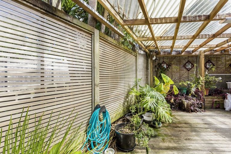Photo of property in 1b Nandana Drive, Glen Eden, Auckland, 0602