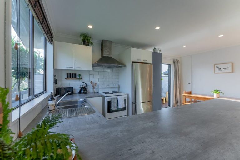 Photo of property in 1/26 Waiora Road, Stanmore Bay, Whangaparaoa, 0932