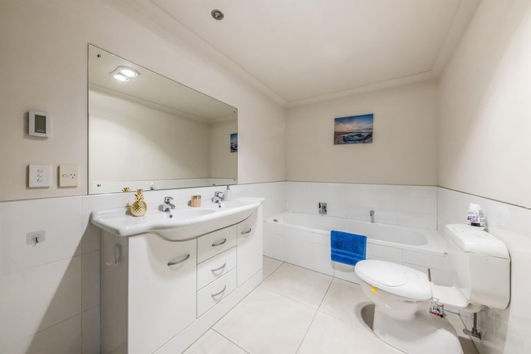 Photo of property in 318 Hill Road, The Gardens, Auckland, 2105