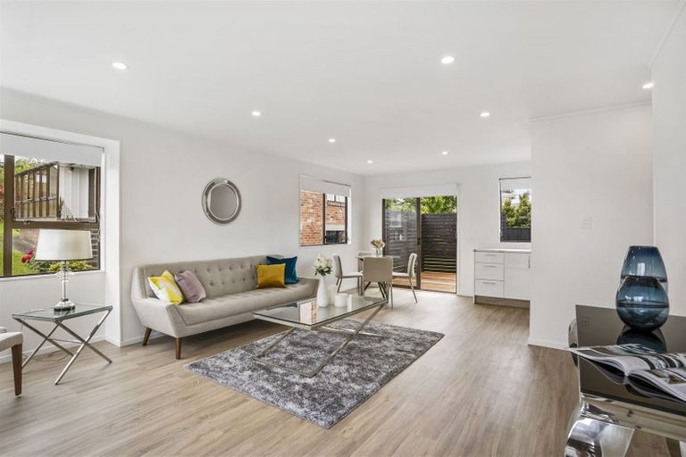 Photo of property in 1/1 Meadowvale Avenue, Forrest Hill, Auckland, 0620