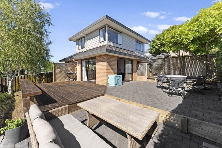 Photo of property in 74b Bradbury Road, Botany Downs, Auckland, 2010