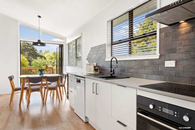 Photo of property in 48 Weatherly Road, Torbay, Auckland, 0630