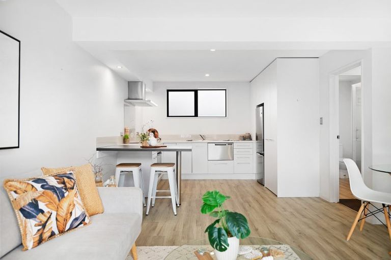 Photo of property in 2/22 Springfield Road, St Albans, Christchurch, 8014