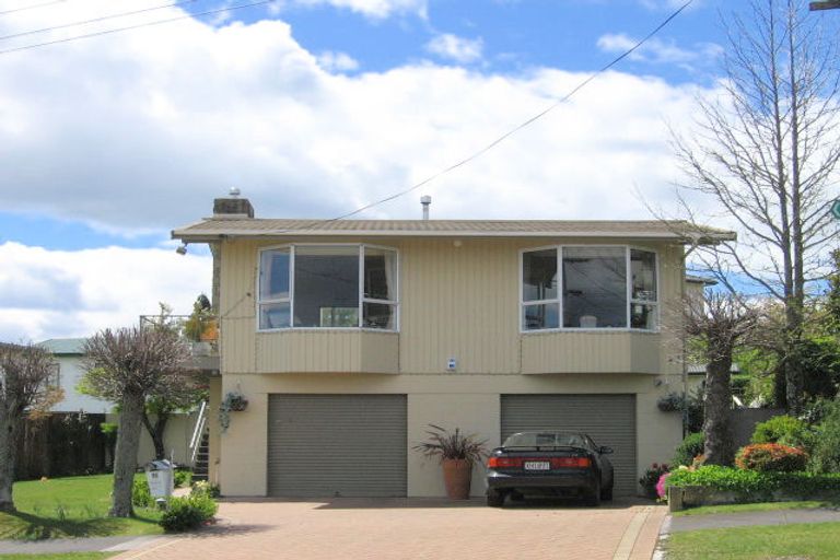 Photo of property in 18 Ingle Avenue, Waipahihi, Taupo, 3330