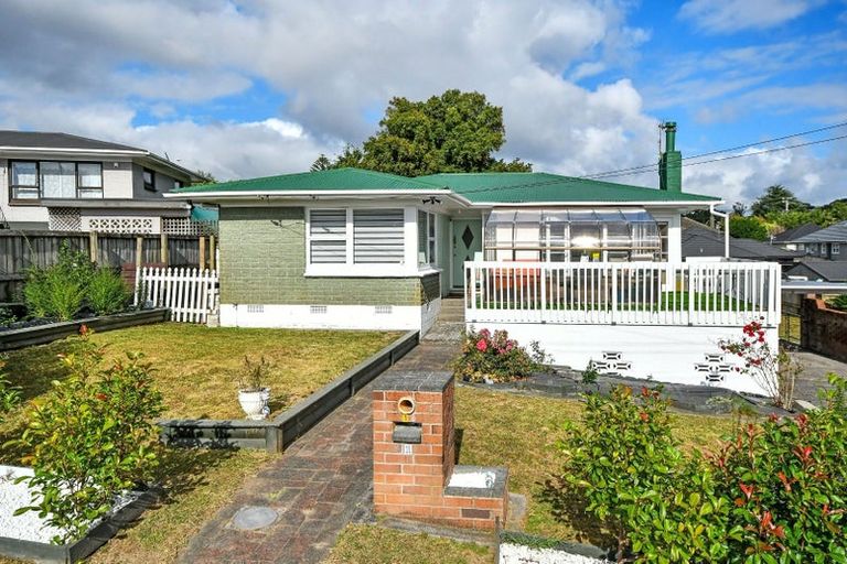 Photo of property in 1 Rembrandt Place, Opaheke, Papakura, 2113