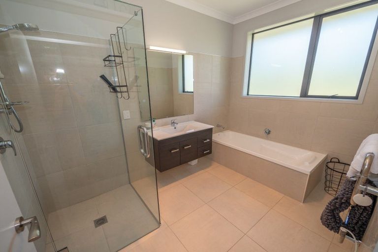 Photo of property in 31 Eagles Way, Cable Bay, 0420