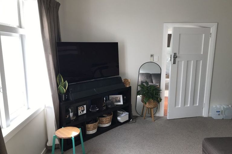 Photo of property in 8 Trevor Terrace, Newtown, Wellington, 6021