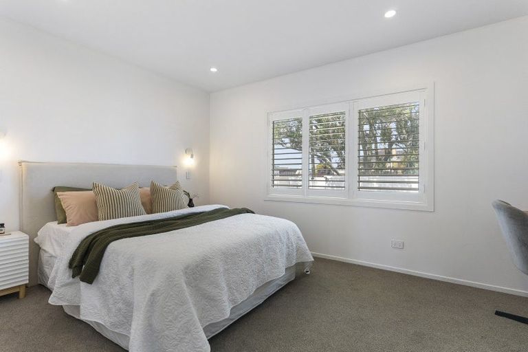 Photo of property in 87 Sylvan Avenue, Northcote, Auckland, 0627
