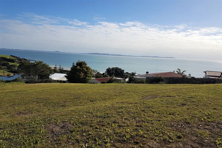 Photo of property in 37 Seaview Road, Cable Bay, 0420