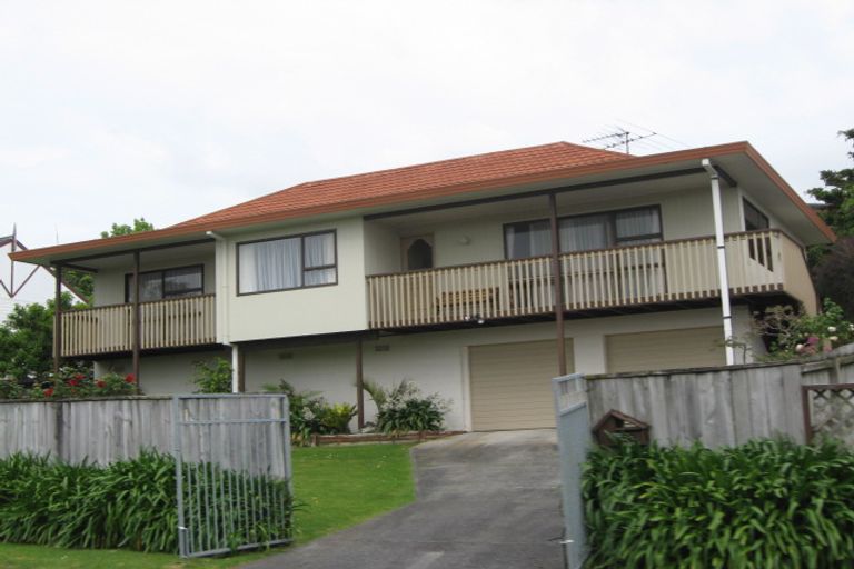 Photo of property in 17 Polkinghorne Drive, Manly, Whangaparaoa, 0930