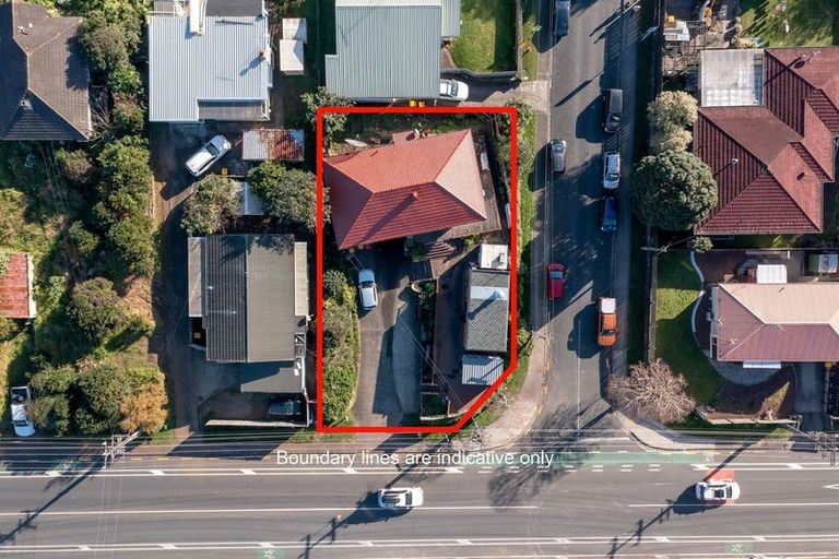 Photo of property in 1/174 Lake Road, Northcote, Auckland, 0627