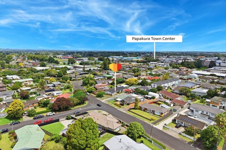 Photo of property in 10 Alf Walker Place, Papakura, 2110