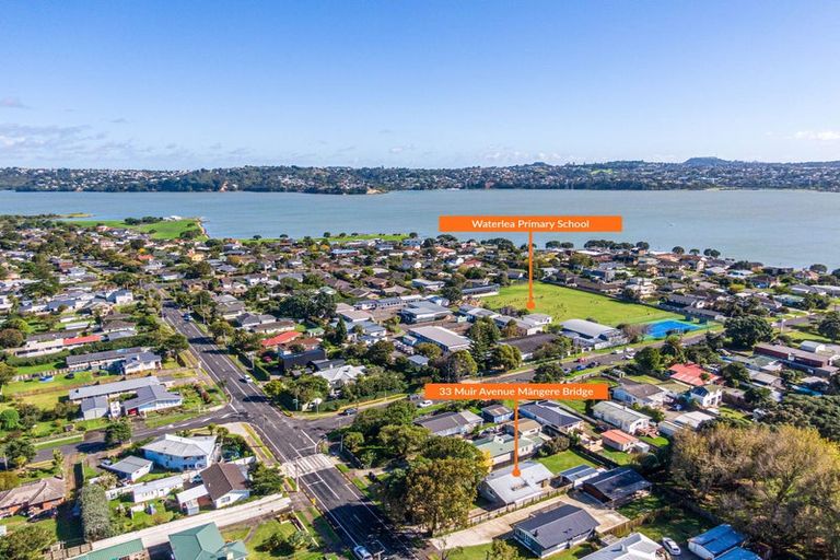 Photo of property in 33 Muir Avenue, Mangere Bridge, Auckland, 2022