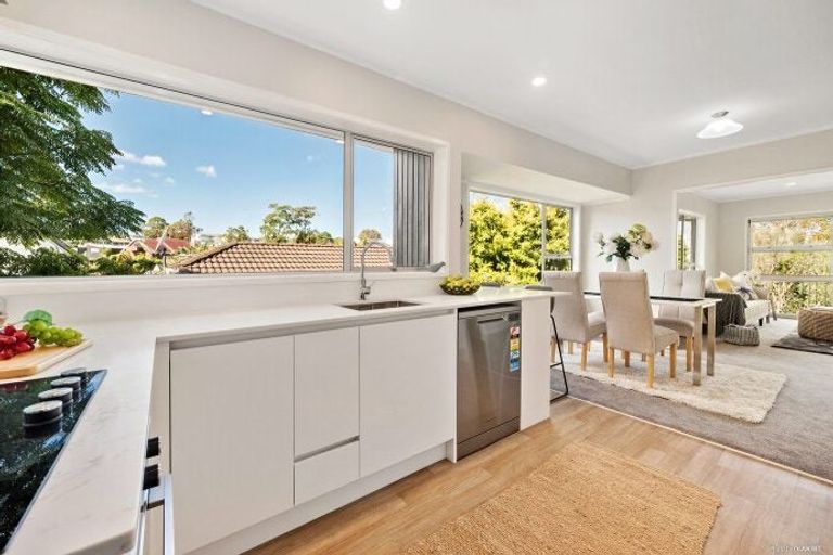 Photo of property in 2/36 Sealy Road, Torbay, Auckland, 0630