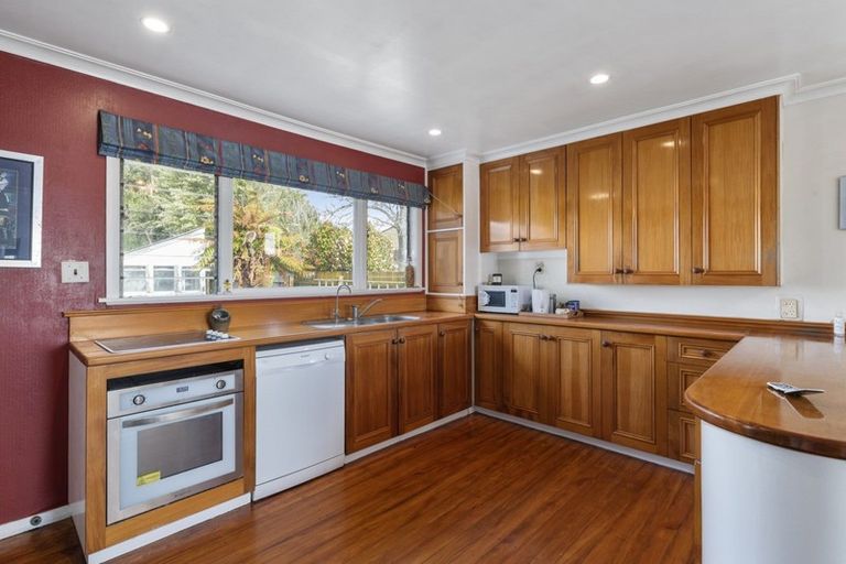 Photo of property in 94 Bartholomew Road, Levin, 5510