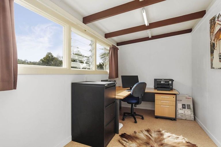 Photo of property in 14 Mahoe Road, Titirangi, Auckland, 0604