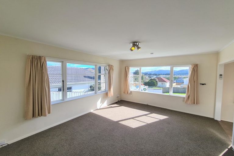 Photo of property in 27 Fraser Street, Wainuiomata, Lower Hutt, 5014