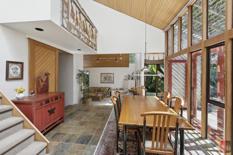 Photo of property in 14 Kingsclere Place, Goodwood Heights, Auckland, 2105