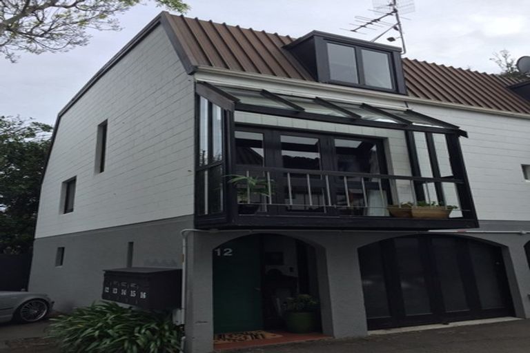 Photo of property in 12/10 Pitarua Street, Thorndon, Wellington, 6011