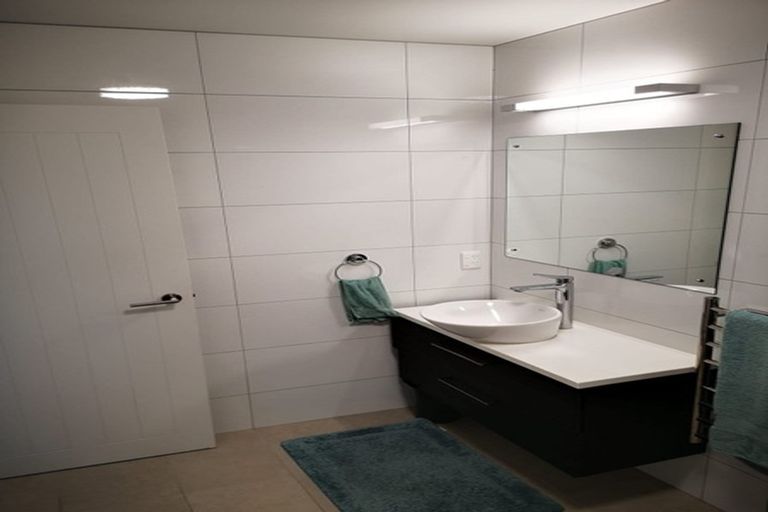 Photo of property in 24 Rewa Rewa Lane, Orewa, 0931