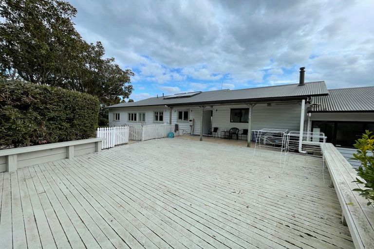 Photo of property in 283 Old North Road, Kumeu, 0892