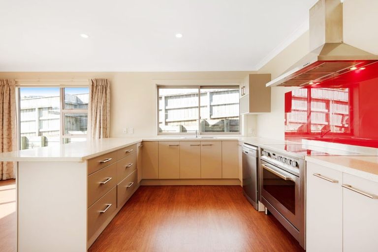 Photo of property in 99 Bing Lucas Drive, Tawa, Wellington, 5028