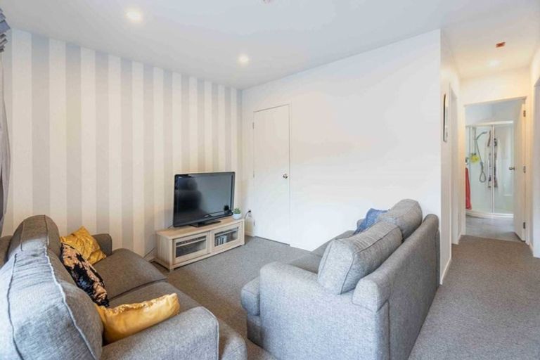 Photo of property in 22/3 The Avenue, Albany, Auckland, 0632