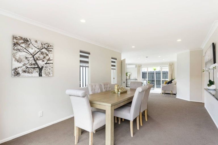 Photo of property in 30 Erne Crescent, East Tamaki, Auckland, 2016