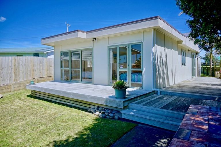 Photo of property in 293 Pukehina Parade, Pukehina, Te Puke, 3189