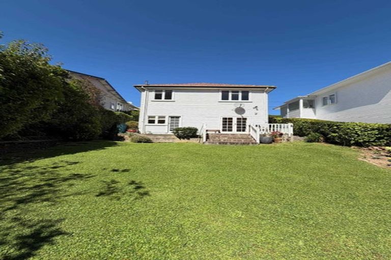 Photo of property in 16 Friend Street, Karori, Wellington, 6012