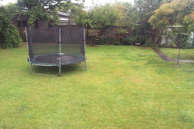 Photo of property in 90 Brookside Terrace, Bryndwr, Christchurch, 8053