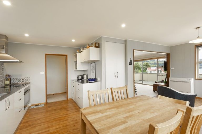 Photo of property in 27 Bayne Terrace, Macandrew Bay, Dunedin, 9014