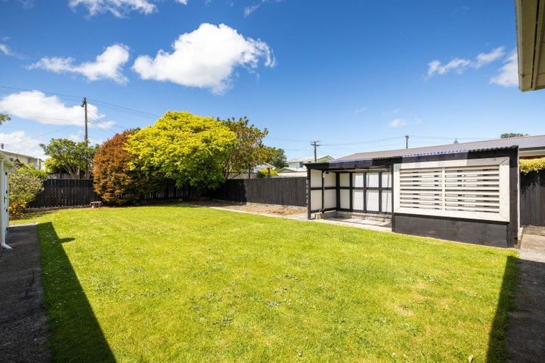 Photo of property in 11 Manu Crescent, Upper Vogeltown, New Plymouth, 4310