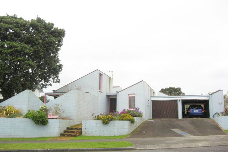 Photo of property in 3 Russell Drive, Oakura, 4314