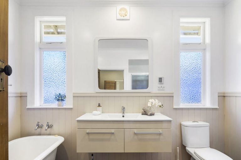 Photo of property in 45a Kemp Street, Kilbirnie, Wellington, 6022