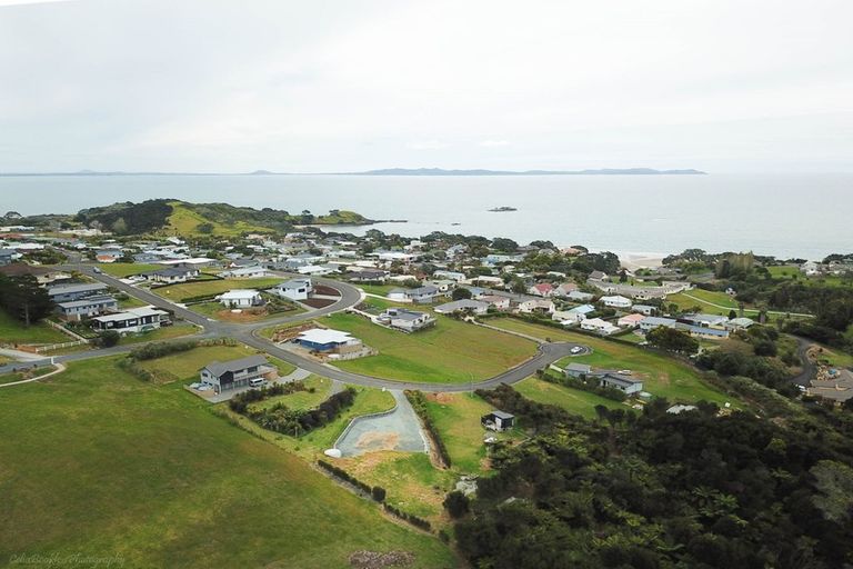 Photo of property in 13 Lori Lane, Coopers Beach, 0420