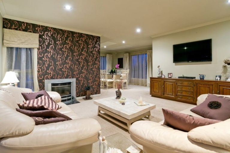 Photo of property in 2 Archer Rayner Place, Greenhithe, Auckland, 0632