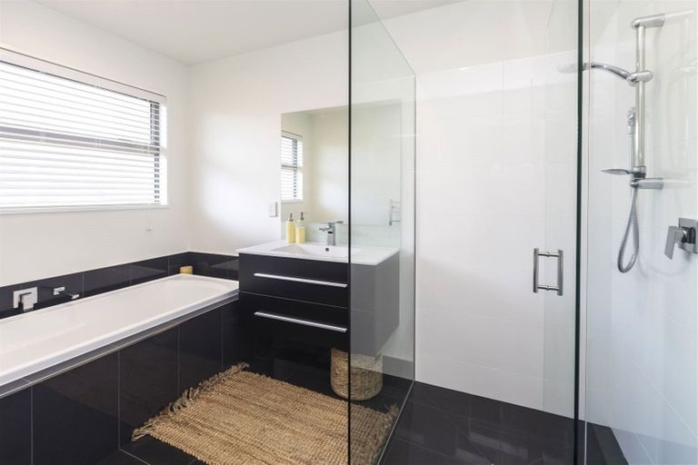 Photo of property in 8 Whitau Place, Marshland, Christchurch, 8083