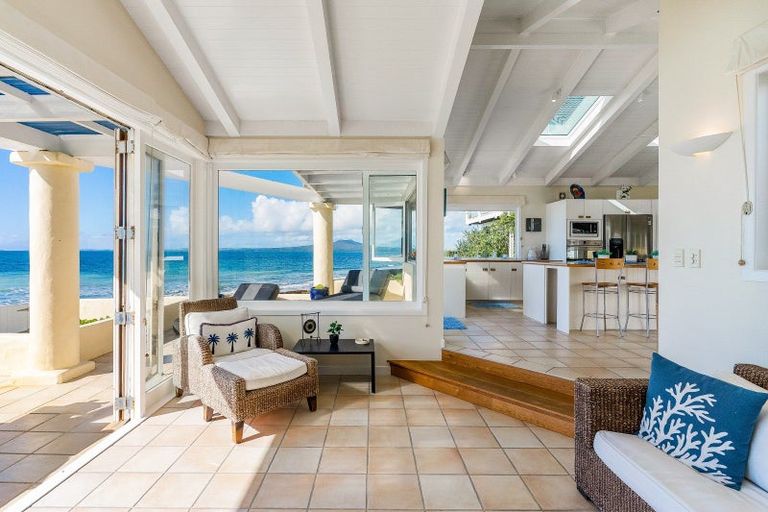 Photo of property in 9a Holiday Road, Milford, Auckland, 0620
