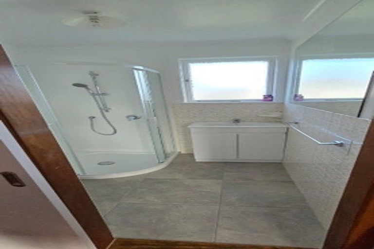 Photo of property in 20 Stokes Avenue, Te Atatu Peninsula, Auckland, 0610