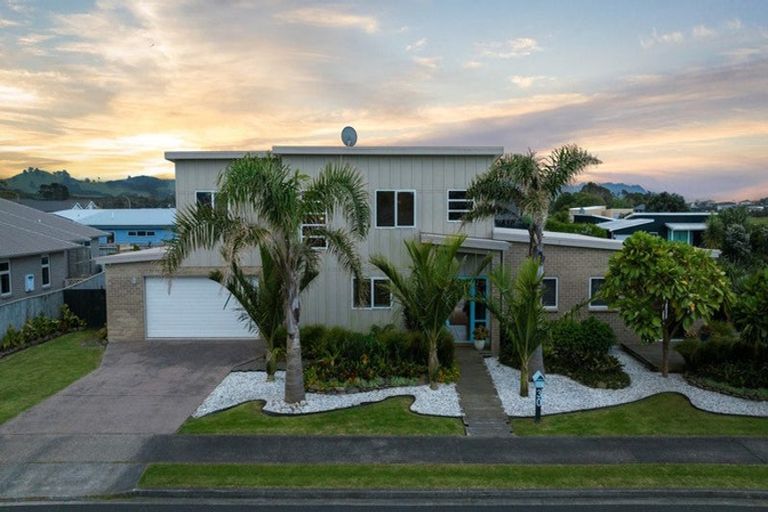Photo of property in 30 Surfers Avenue, Waihi Beach, 3611