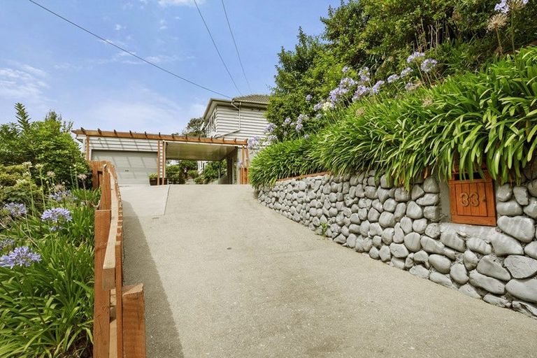 Photo of property in 33 Chester Road, Tawa, Wellington, 5028