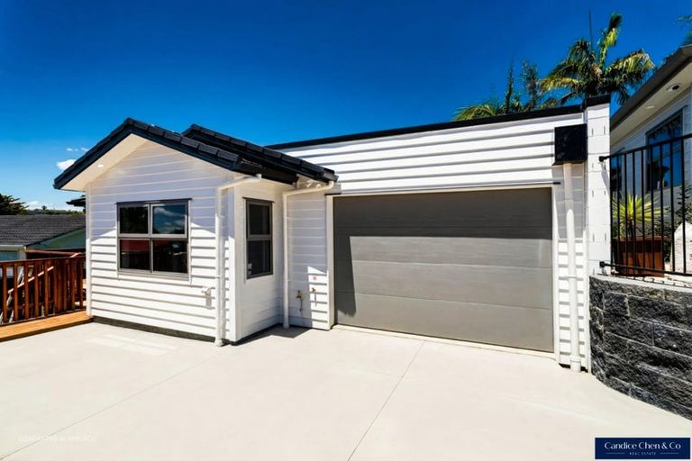 Photo of property in 74b Awaroa Road, Sunnyvale, Auckland, 0612