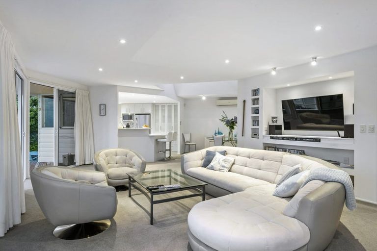 Photo of property in 32 Whale Cove, Stanmore Bay, Whangaparaoa, 0932