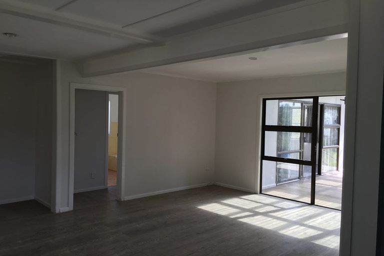 Photo of property in 695 State Highway 16, Kumeu, 0891