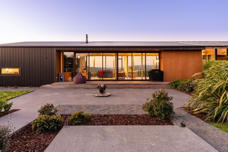 Photo of property in 153 Bing Lucas Drive, Tawa, Wellington, 5028