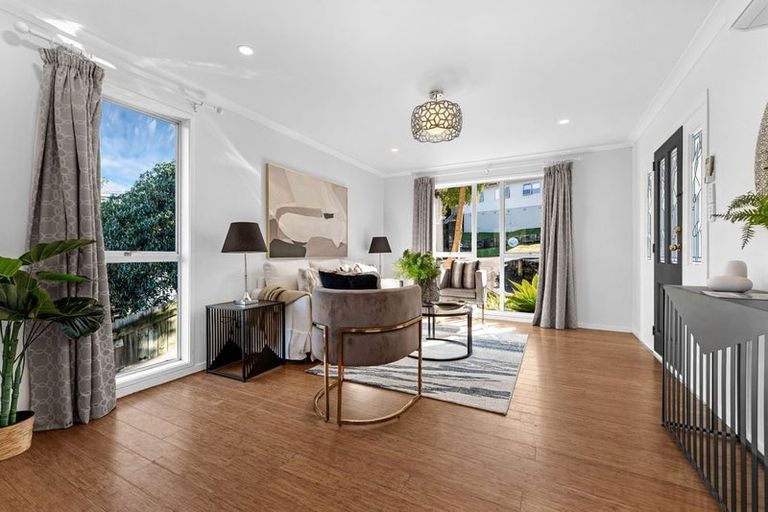 Photo of property in 20 Finn Place, Totara Vale, Auckland, 0629