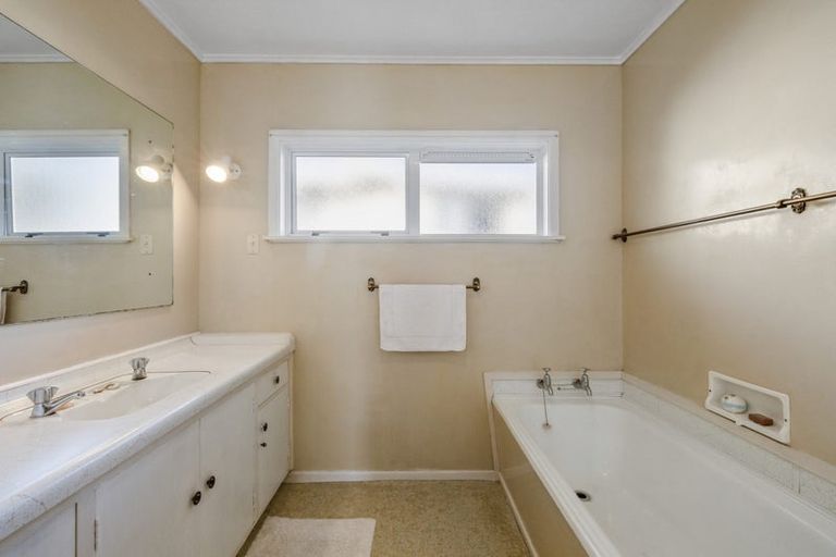 Photo of property in 44 Essex Street, Vogeltown, New Plymouth, 4310